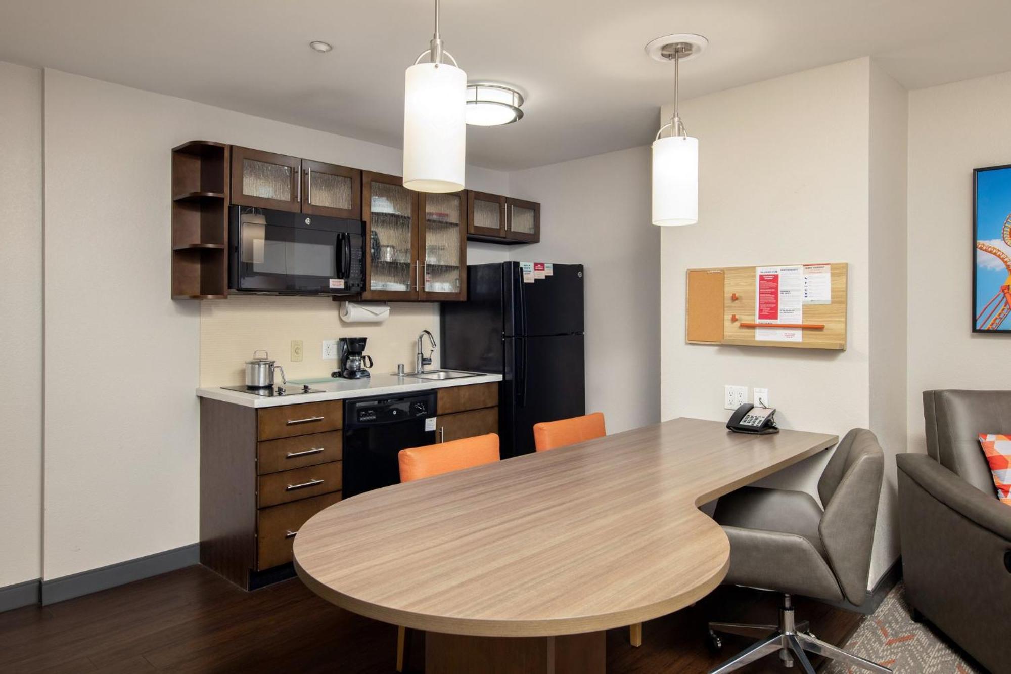 Candlewood Suites Anaheim - Resort Area By Ihg Экстерьер фото