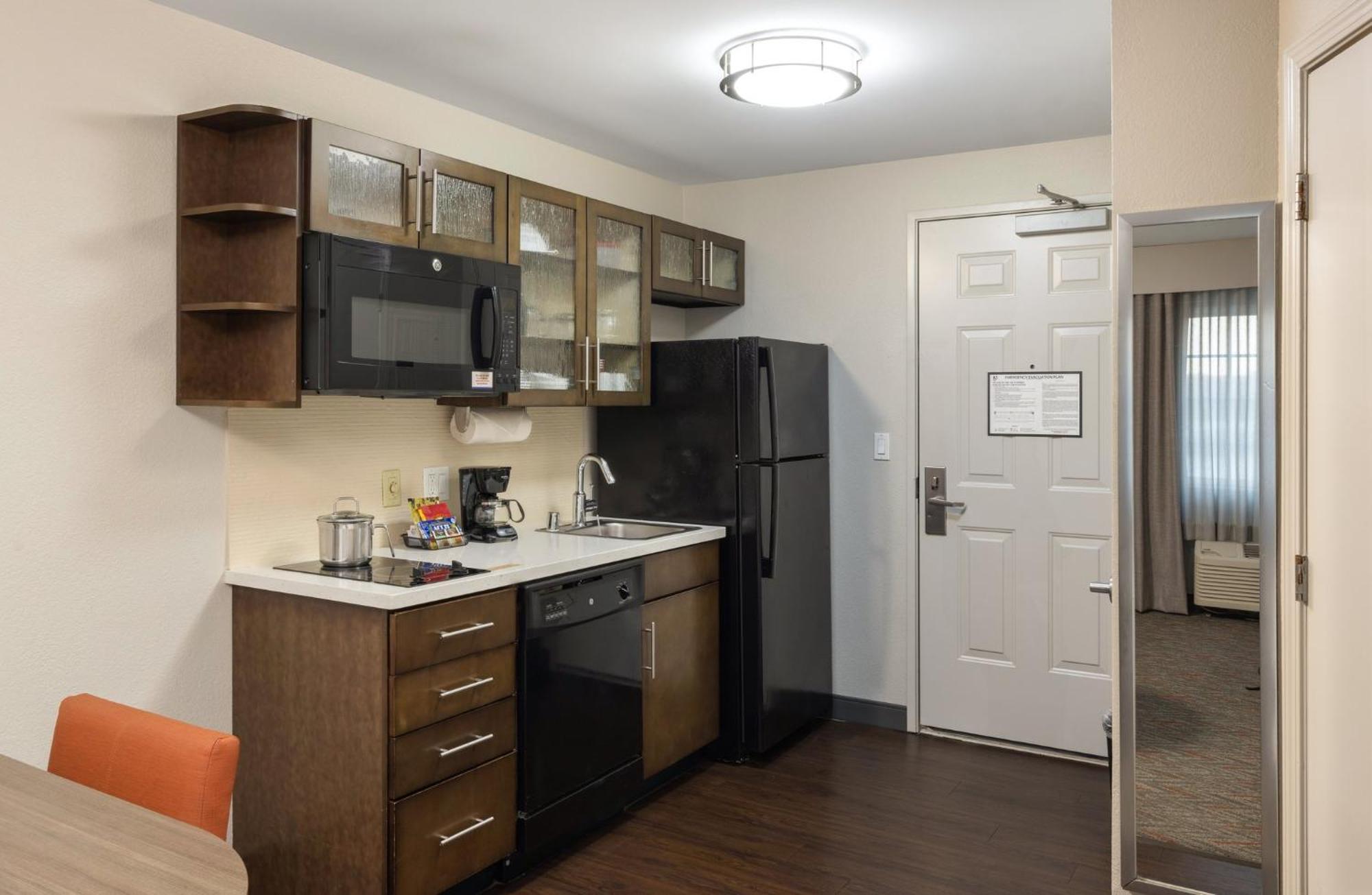 Candlewood Suites Anaheim - Resort Area By Ihg Экстерьер фото