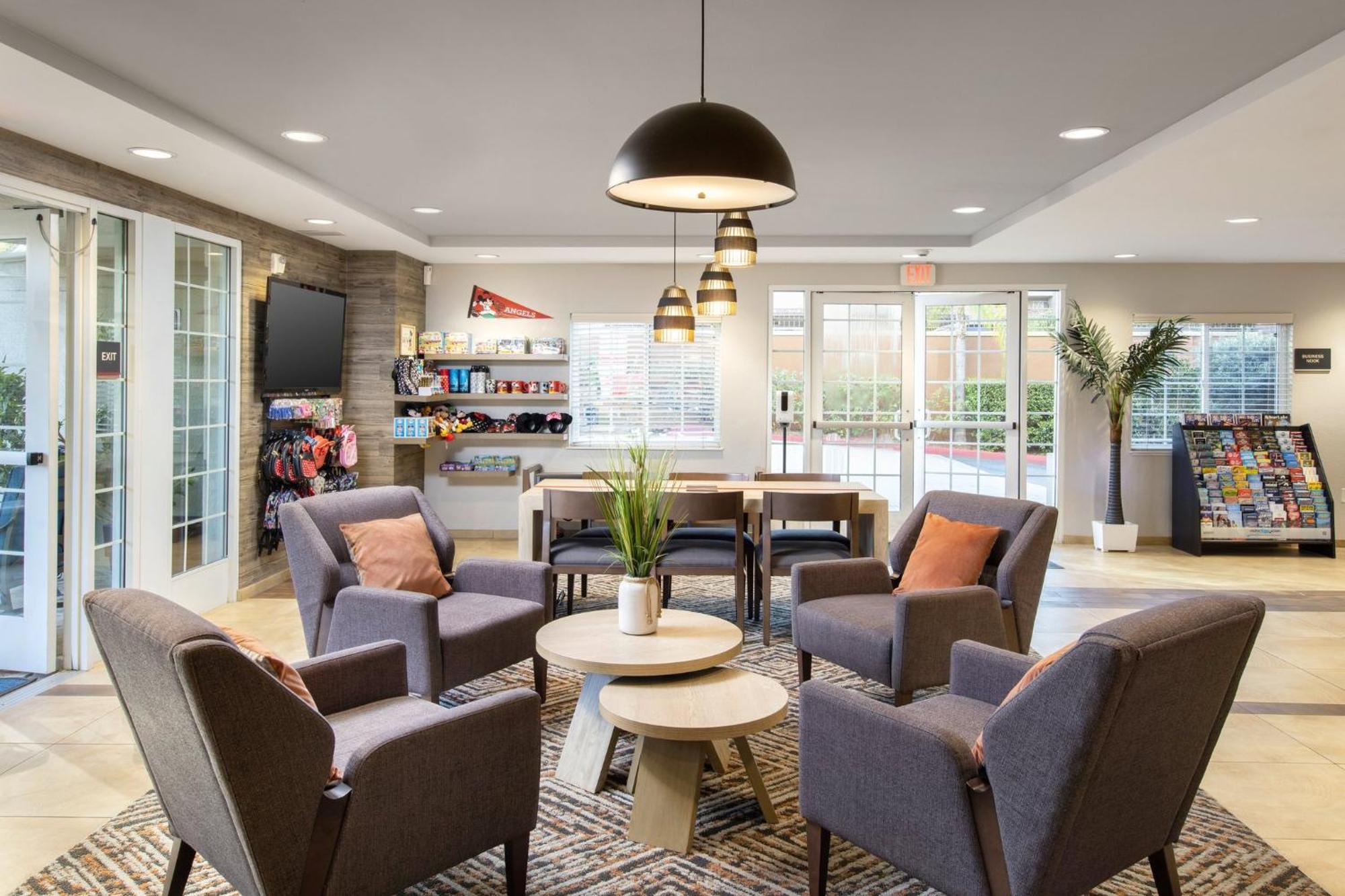 Candlewood Suites Anaheim - Resort Area By Ihg Экстерьер фото