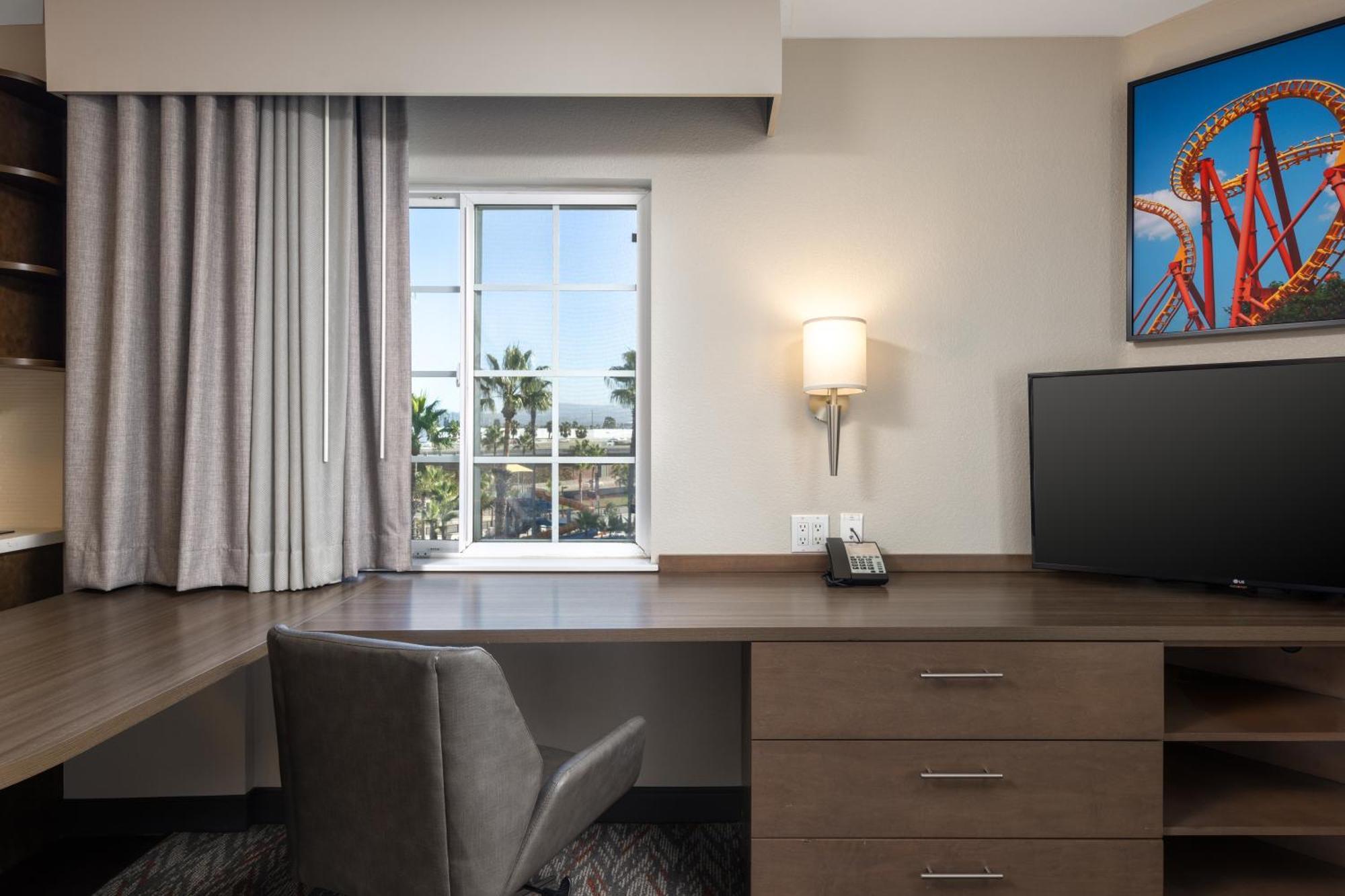 Candlewood Suites Anaheim - Resort Area By Ihg Экстерьер фото