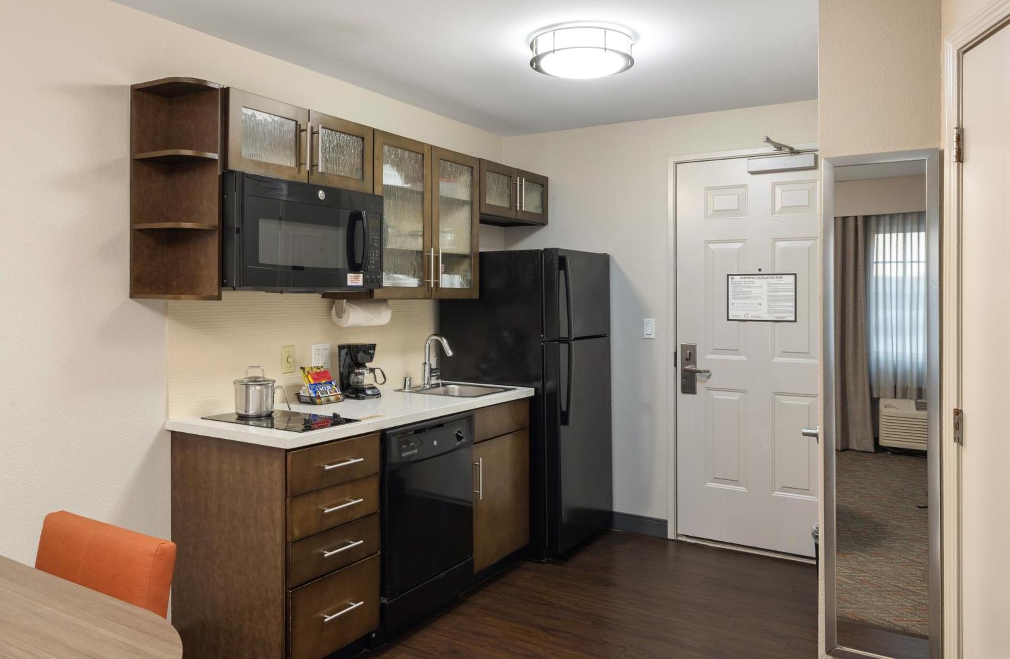 Candlewood Suites Anaheim - Resort Area By Ihg Экстерьер фото