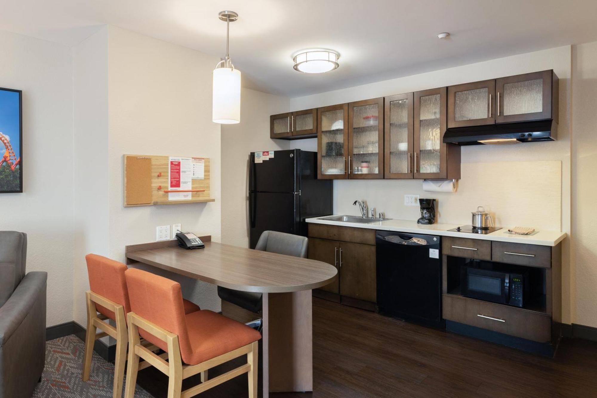 Candlewood Suites Anaheim - Resort Area By Ihg Экстерьер фото
