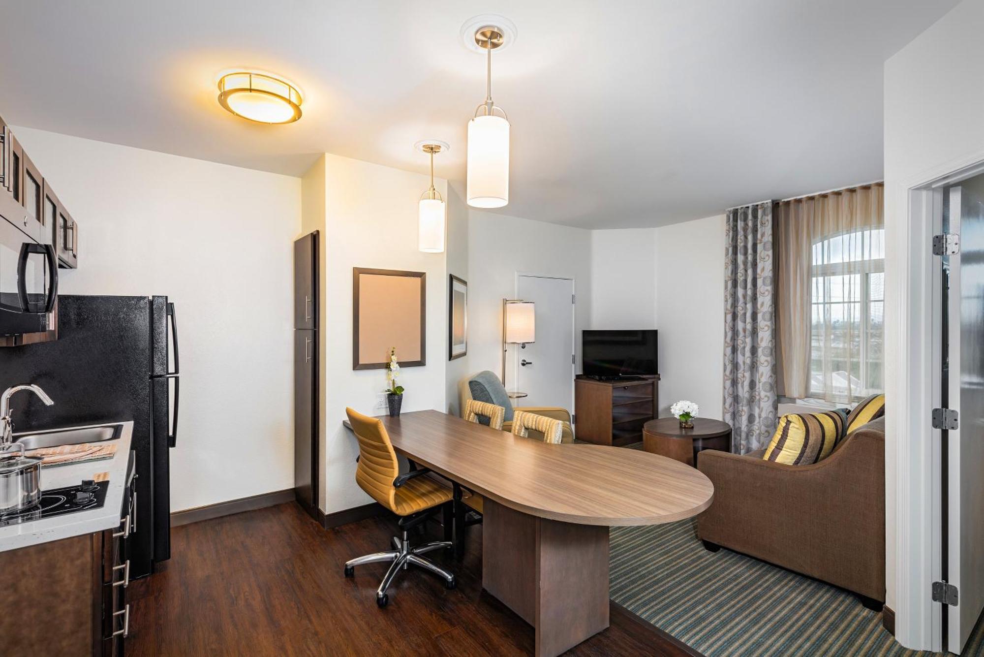 Candlewood Suites Anaheim - Resort Area By Ihg Экстерьер фото